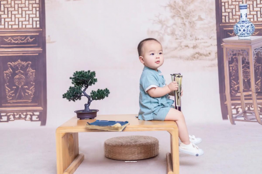 新安女宝宝换尿布 新安女宝宝换尿布